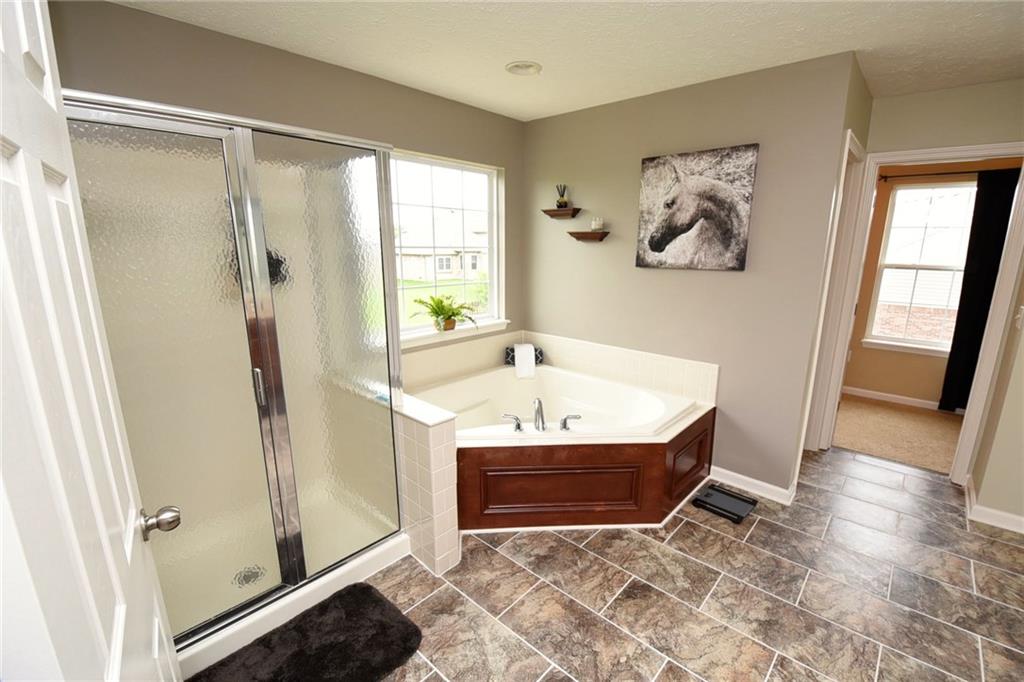 8174 Elsen Ridge Avon, IN 46123 - Photo 14 of 24 Gallery Image 14
