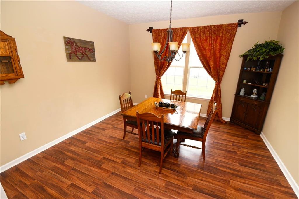8174 Elsen Ridge Avon, IN 46123 - Photo 5 of 24 Gallery Image 5