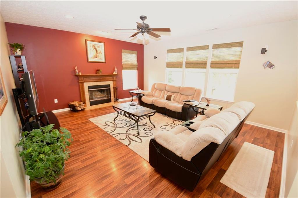 8174 Elsen Ridge Avon, IN 46123 - Photo 6 of 24 Gallery Image 6
