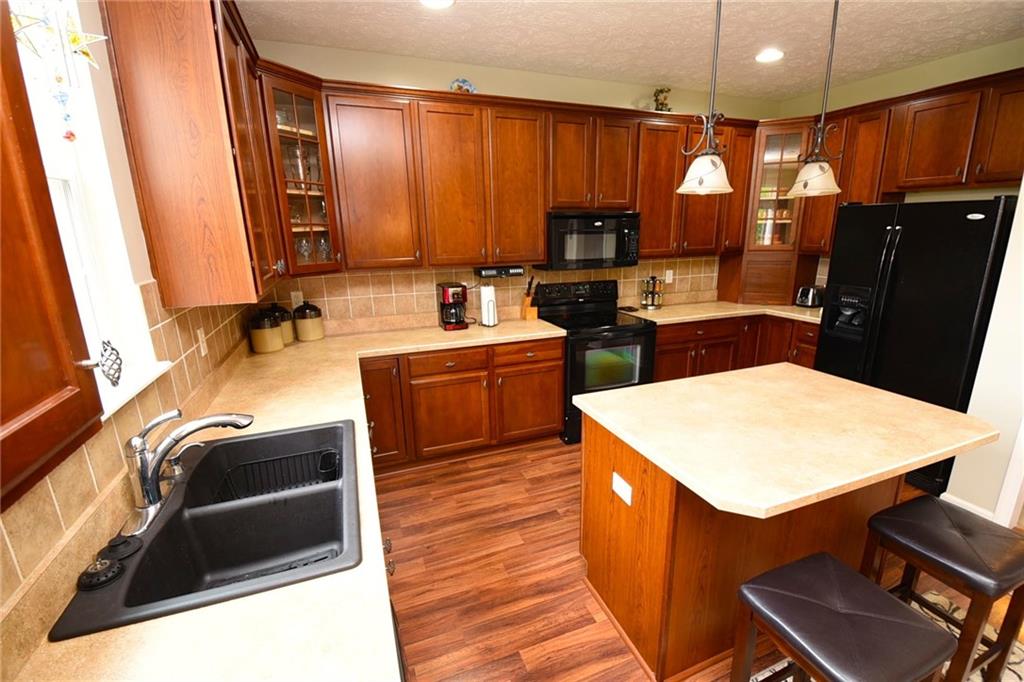 8174 Elsen Ridge Avon, IN 46123 - Photo 8 of 24 Gallery Image 8