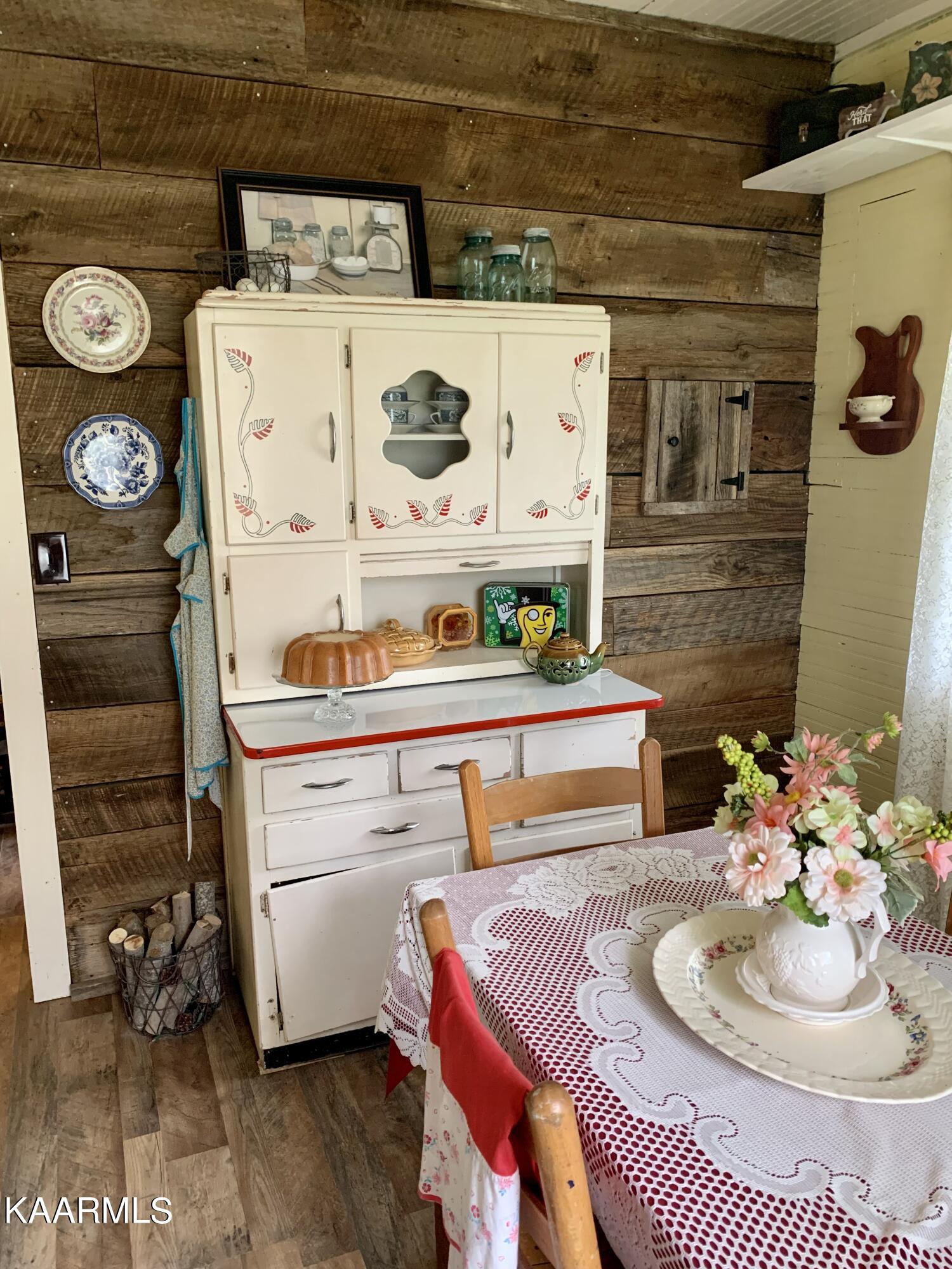 403 Russell Road South New Tazewell, TN 37825 - Photo 36 of 39 F2C1DB64-0593-47B7-8AD9-4707177D2468