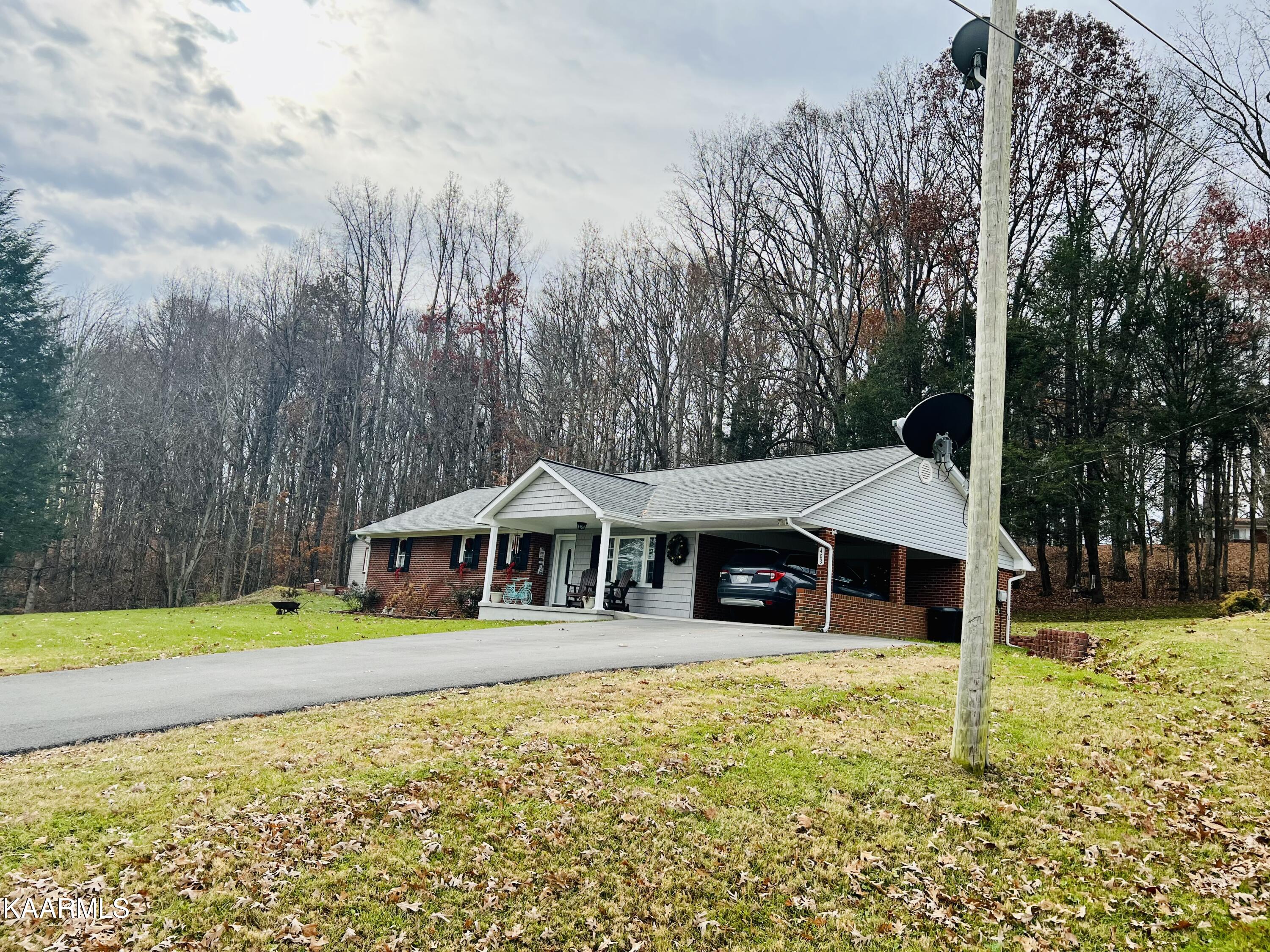 403 Russell Road South New Tazewell, TN 37825 - Photo 4 of 39 D7579B84-8DA9-4CA4-B3AA-AFCF1615C83A