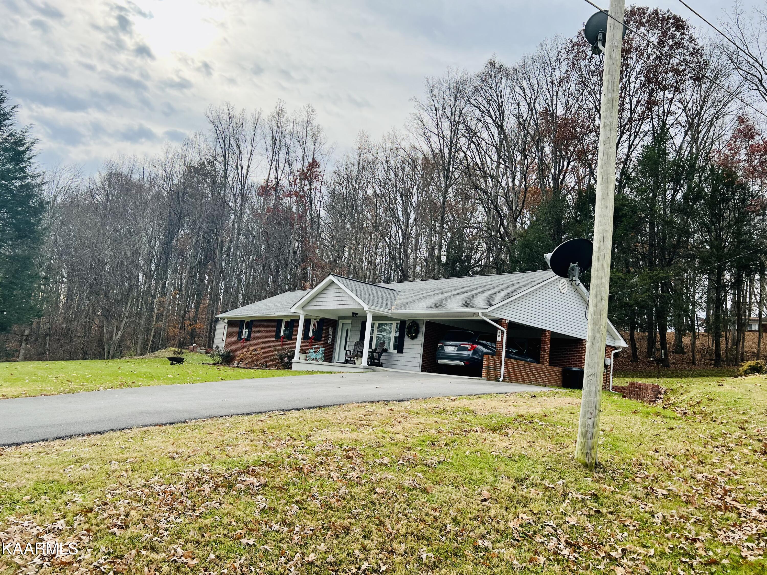 403 Russell Road South New Tazewell, TN 37825 - Photo 5 of 39 77DB86B9-ACC8-4508-9F80-DCD5F5951FB3