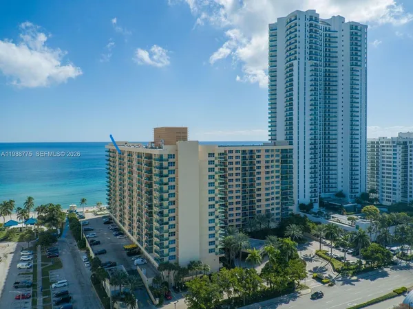 $1,900 | 2501 South Ocean Drive, Unit PH6, Hollywood, FL 33019