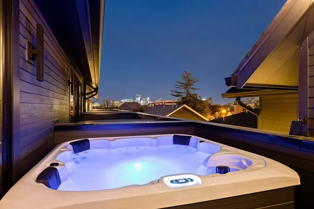 $5,995 | 1501 16th Avenue South, Unit 5, Nashville, TN 37212