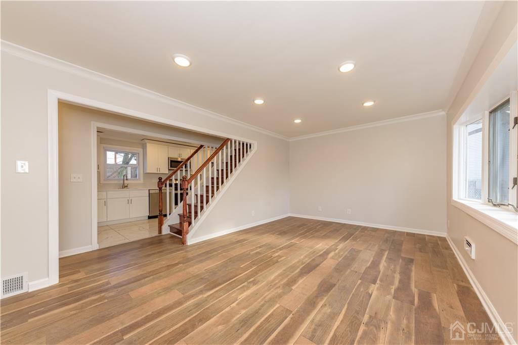26 Roberts Road New Brunswick, NJ 08901 - Photo 3 of 24 Gallery Image 3