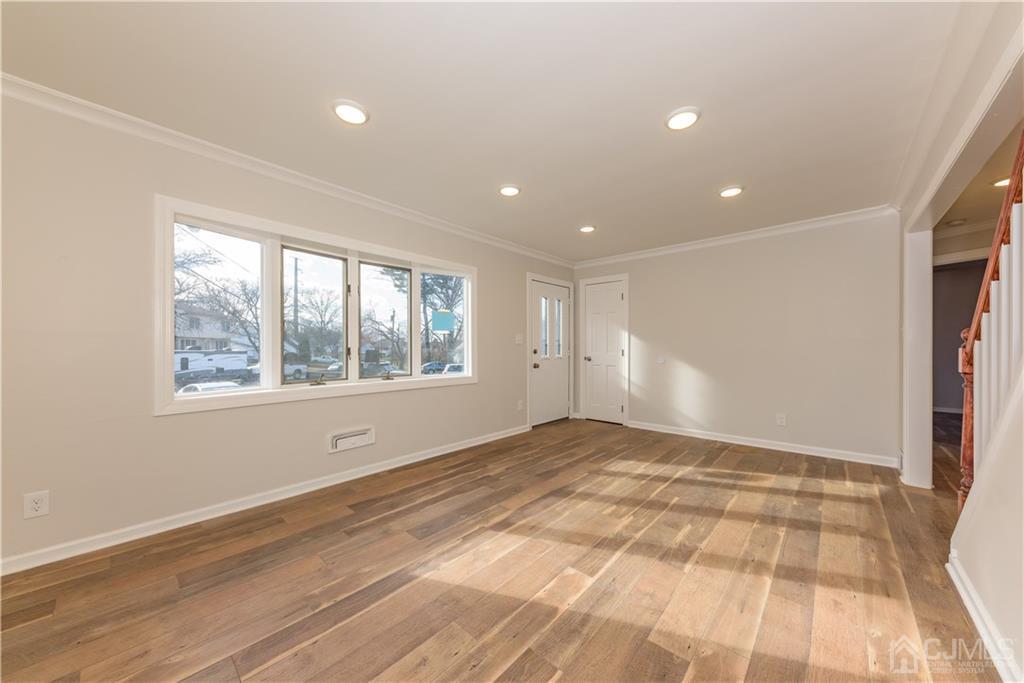 26 Roberts Road New Brunswick, NJ 08901 - Photo 4 of 24 Gallery Image 4