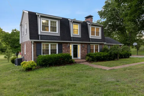 $500,000 | 129 Wayne Street, Gallatin, TN 37066