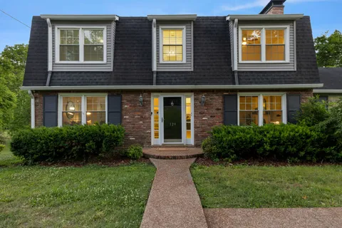 $500,000 | 129 Wayne Street, Gallatin, TN 37066