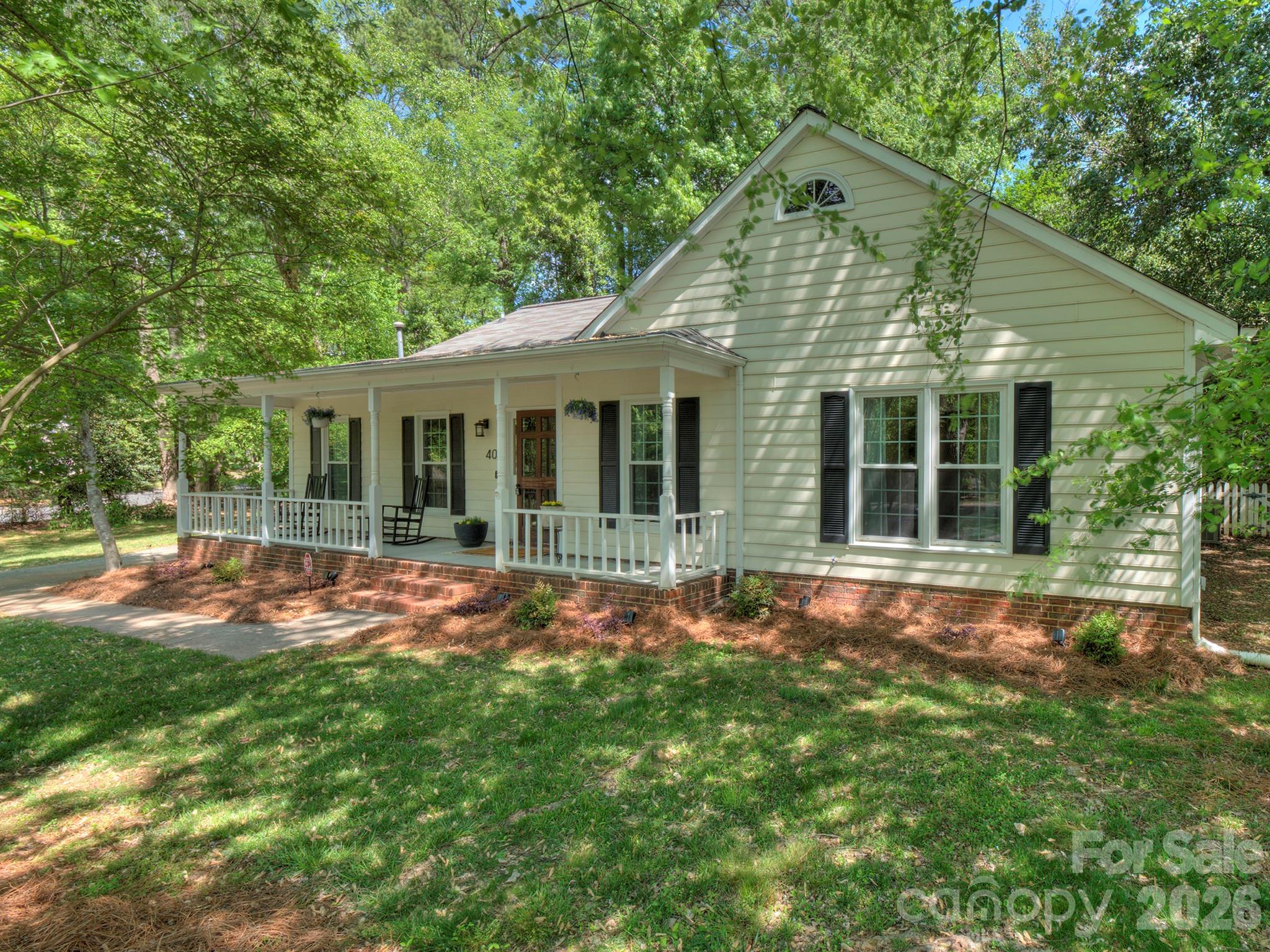 401 Sandymead Road Matthews, NC 28105 - Photo 4 of 35