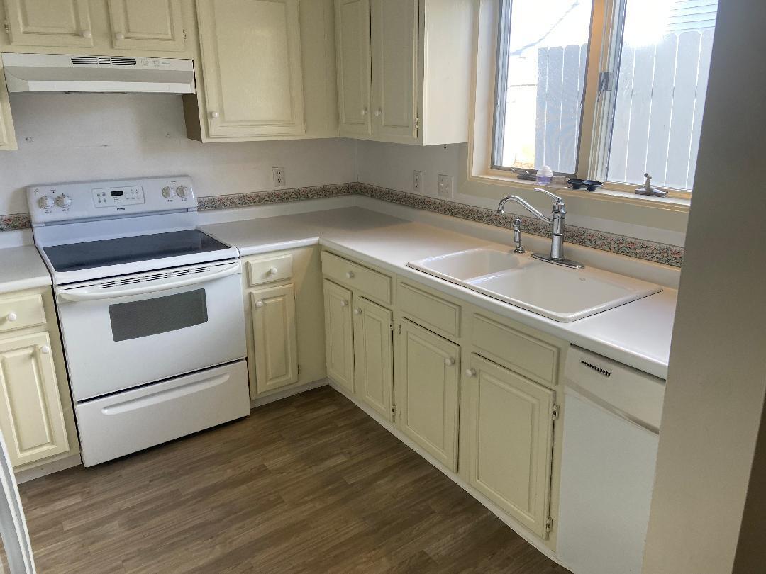 3 West Harbor Pond Road, Unit 3 West Boothbay Harbor, ME 04575 - Photo 3 of 19 kitchen