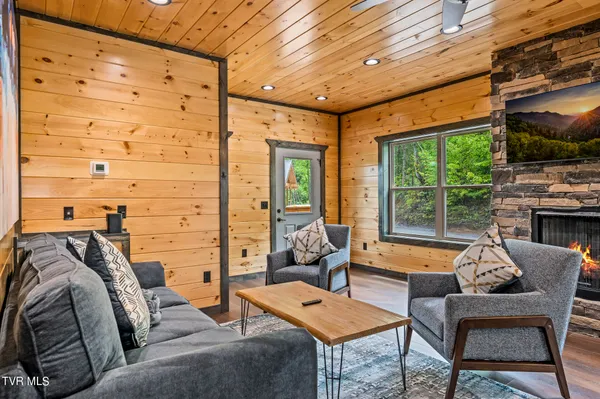 $730,000 | 1864 Blue Tick Way, Sevierville, TN 37876