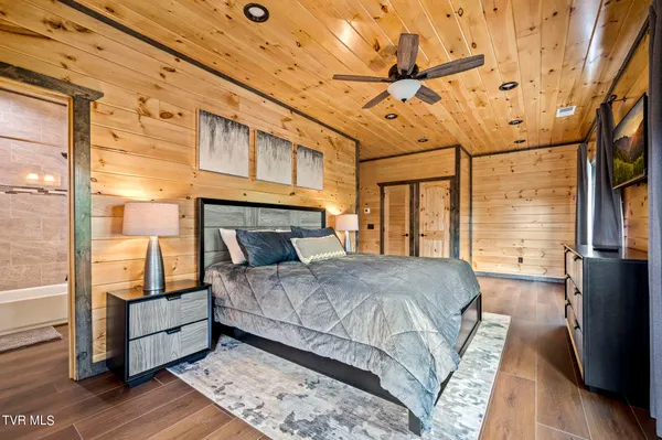 $730,000 | 1864 Blue Tick Way, Sevierville, TN 37876