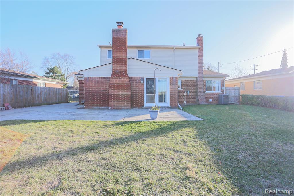 12103 Diegel Road Warren, MI 48093 - Photo 6 of 43 Gallery Image 6