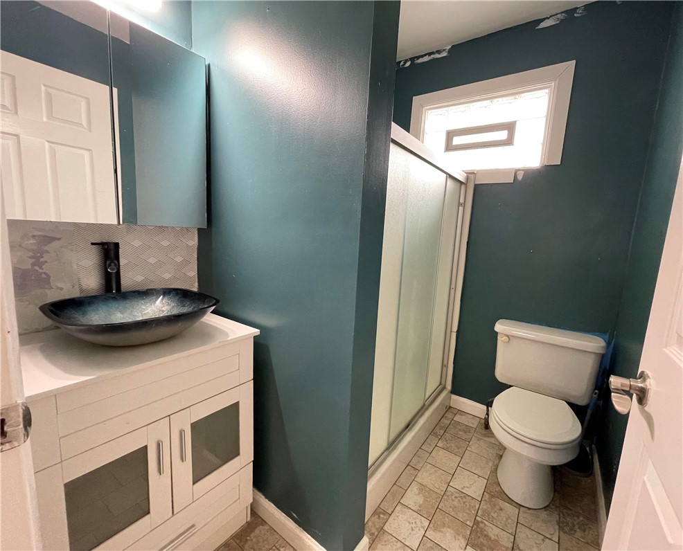 143 Northampton Street Rochester, NY 14606 - Photo 12 of 18 Full Bath