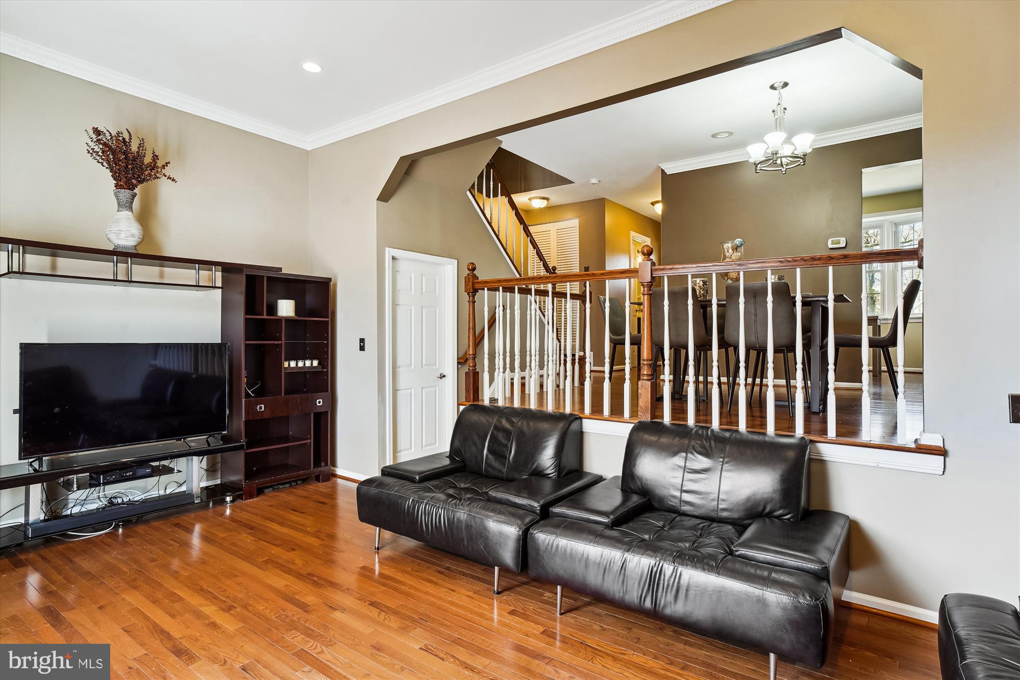 17735 Buehler Road, Unit 19 Olney, MD 20832 - Photo 14 of 52 LR - high ceiling