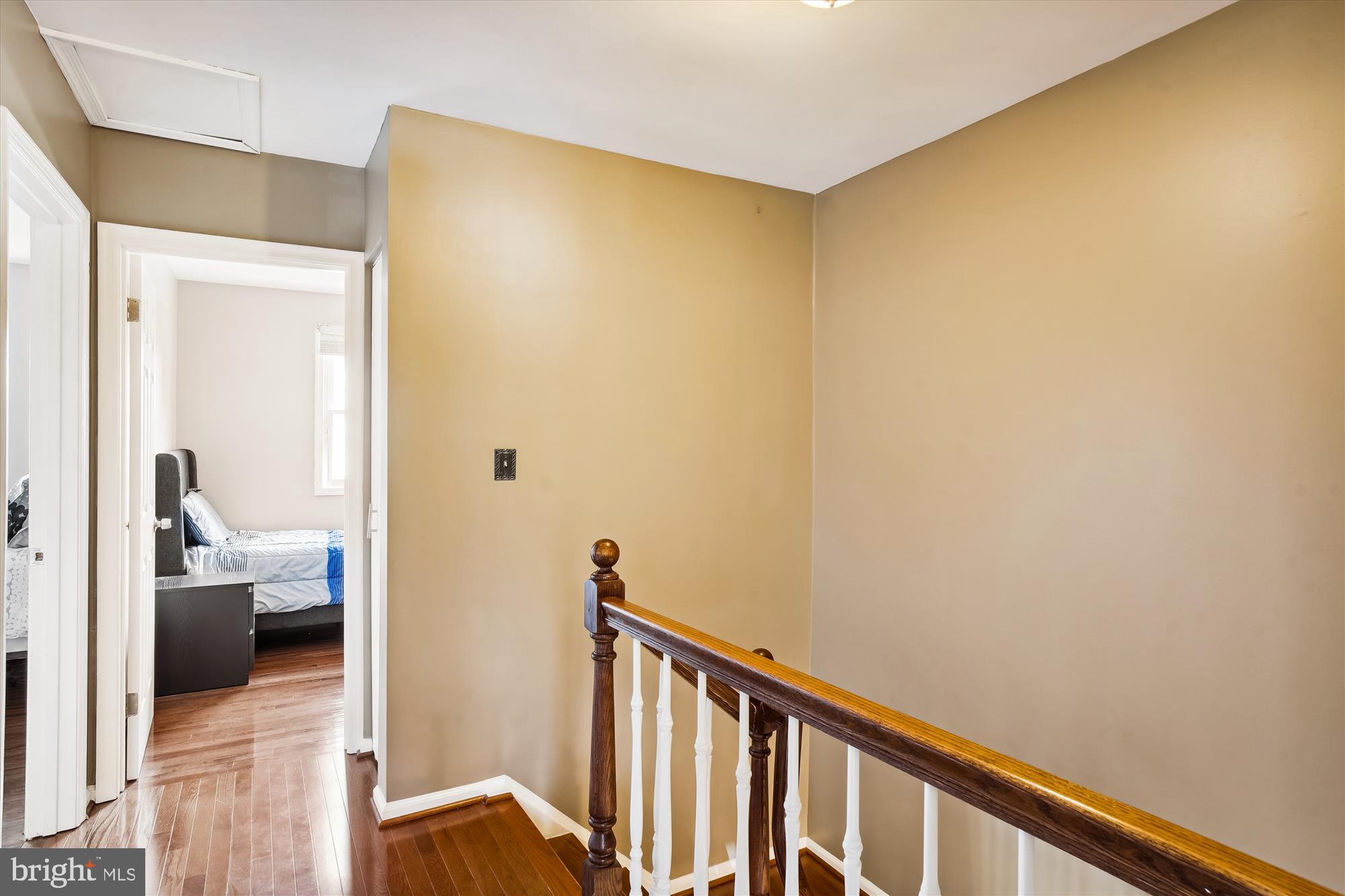 17735 Buehler Road, Unit 19 Olney, MD 20832 - Photo 20 of 52 UL Hallway