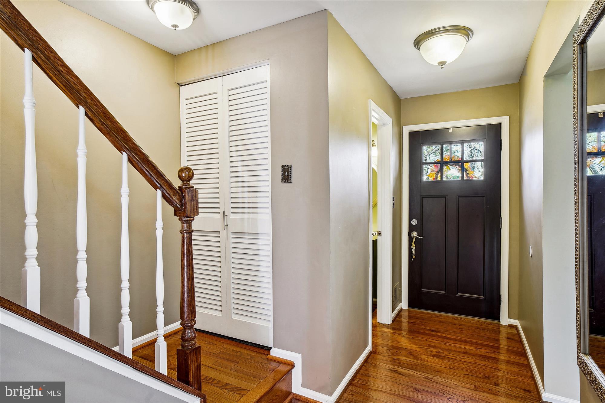17735 Buehler Road, Unit 19 Olney, MD 20832 - Photo 3 of 52 Foyer
