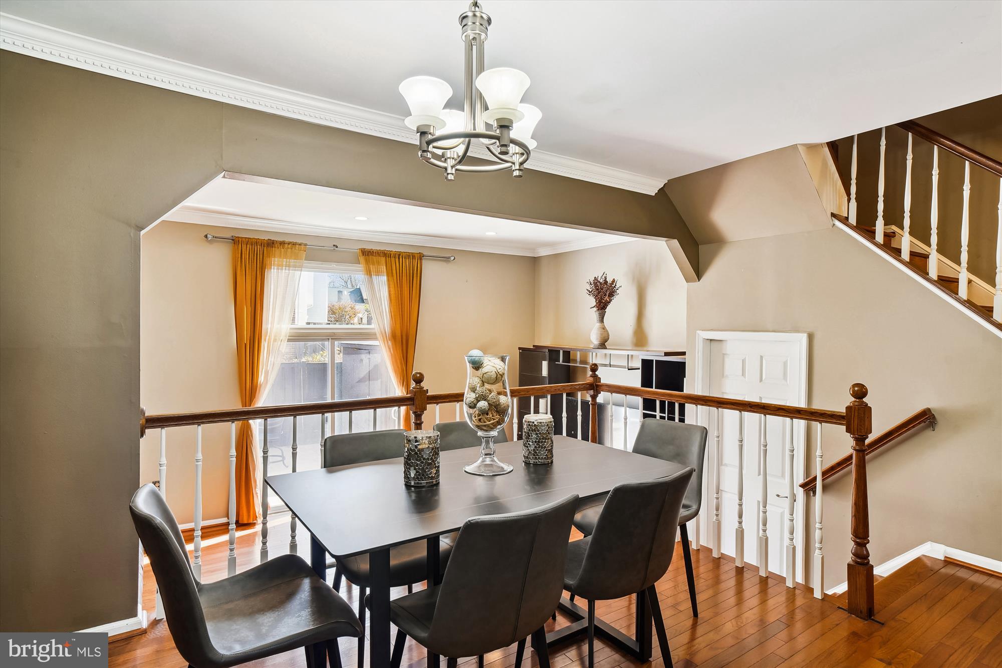 17735 Buehler Road, Unit 19 Olney, MD 20832 - Photo 9 of 52 DR - custom molding