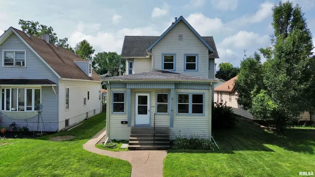 $99,000 | 633 4th Avenue South, Clinton, IA 52732