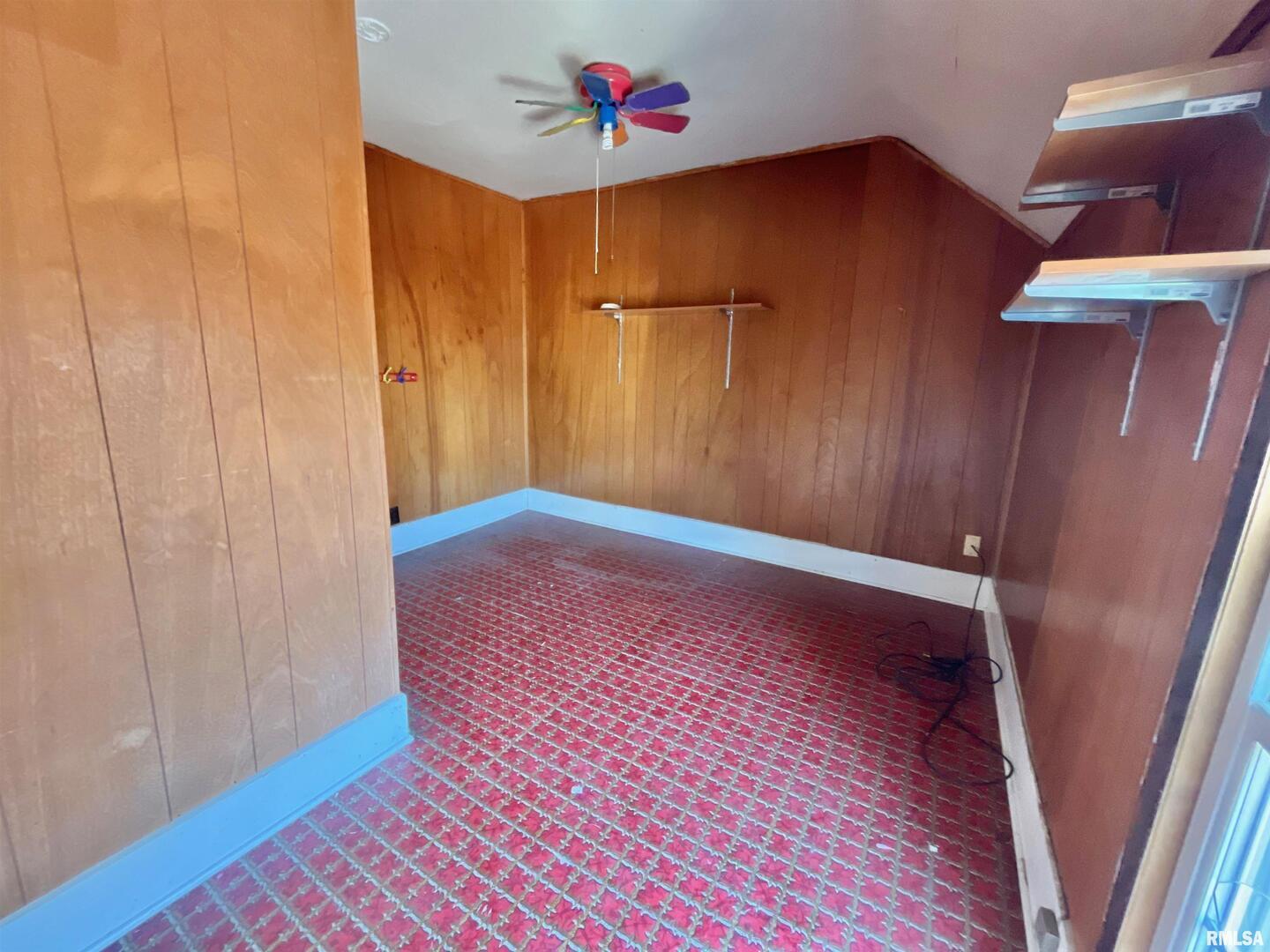 633 4th Avenue South Clinton, IA 52732 - Photo 28 of 34 a view of a room with wooden floor