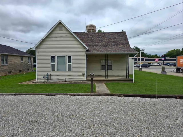 $1,000 | 108 South Oak Street, Loogootee, IN 47553