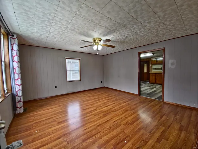 $1,000 | 108 South Oak Street, Loogootee, IN 47553