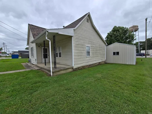 $1,000 | 108 South Oak Street, Loogootee, IN 47553