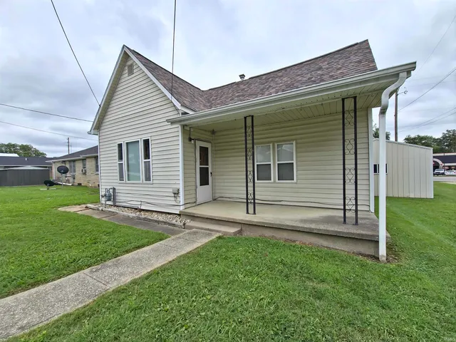 $1,000 | 108 South Oak Street, Loogootee, IN 47553
