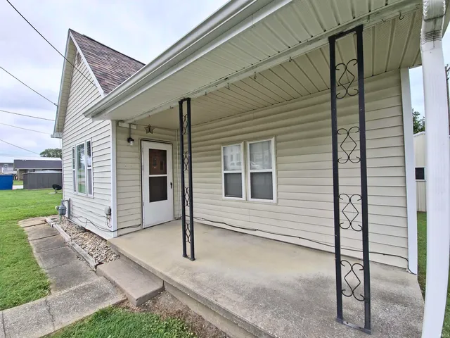 $1,000 | 108 South Oak Street, Loogootee, IN 47553