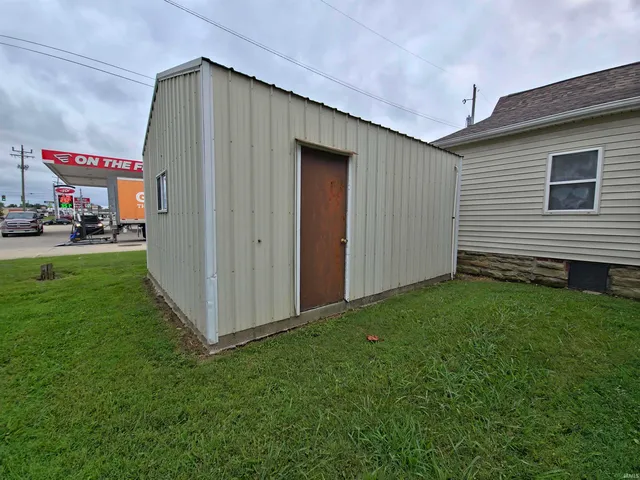 $1,000 | 108 South Oak Street, Loogootee, IN 47553
