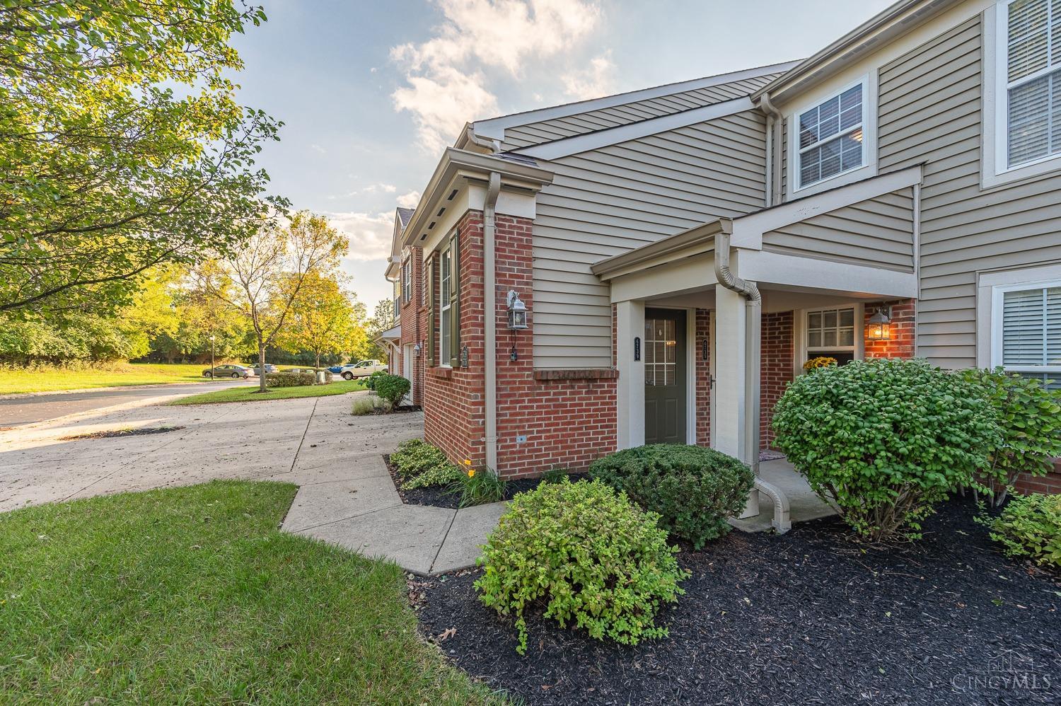 6739 Cloudscape Way Maineville, OH 45039 - Photo 2 of 49