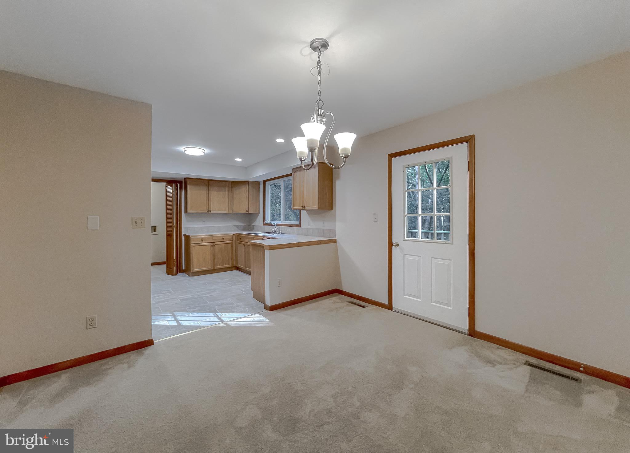 14814 Point Lookout Road St. Inigoes, MD 20684 - Photo 15 of 59 Dining area