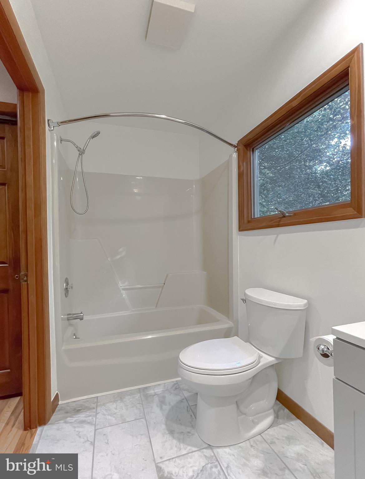 14814 Point Lookout Road St. Inigoes, MD 20684 - Photo 27 of 59 Primary bath