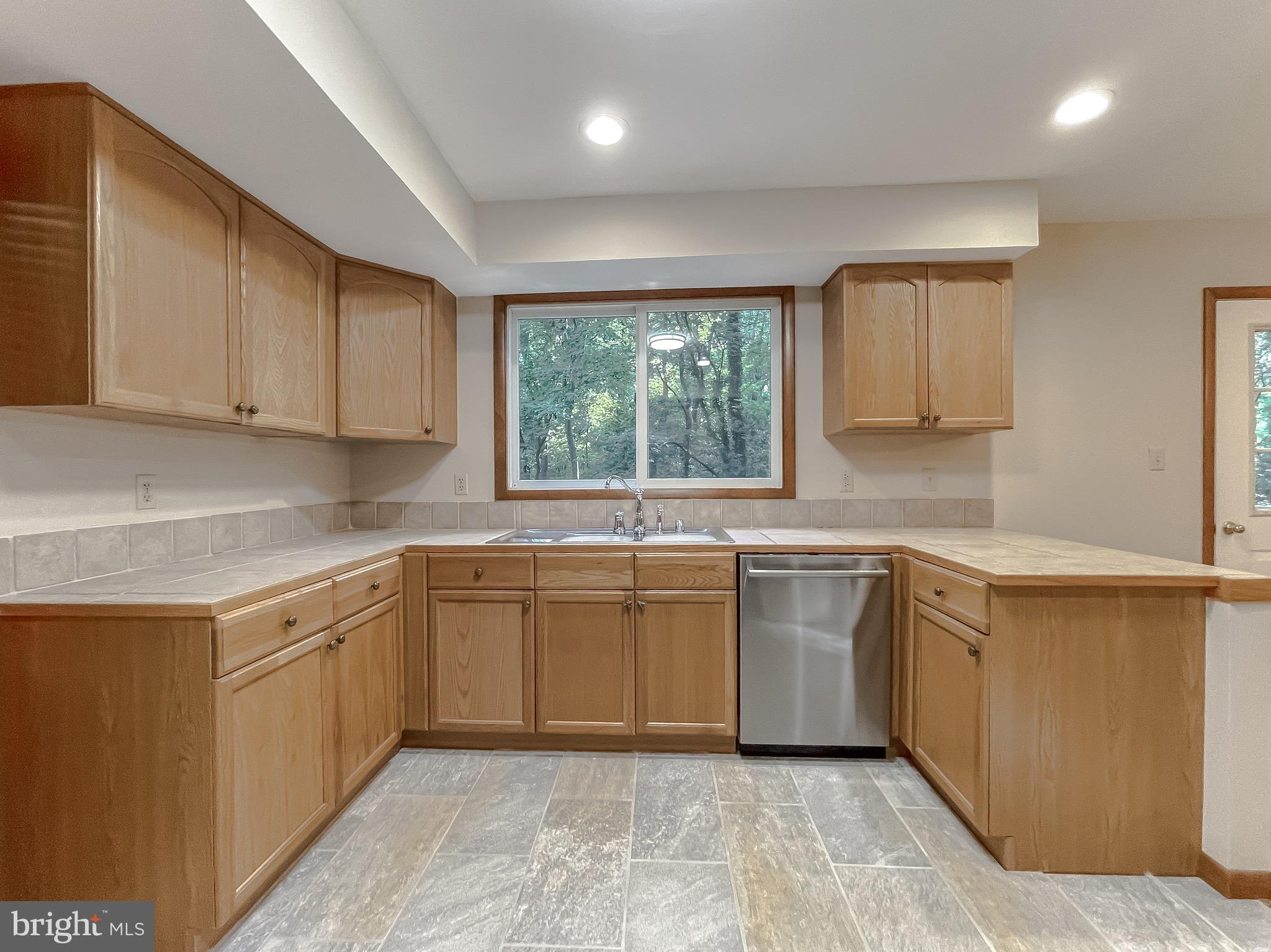 14814 Point Lookout Road St. Inigoes, MD 20684 - Photo 5 of 59 Kitchen