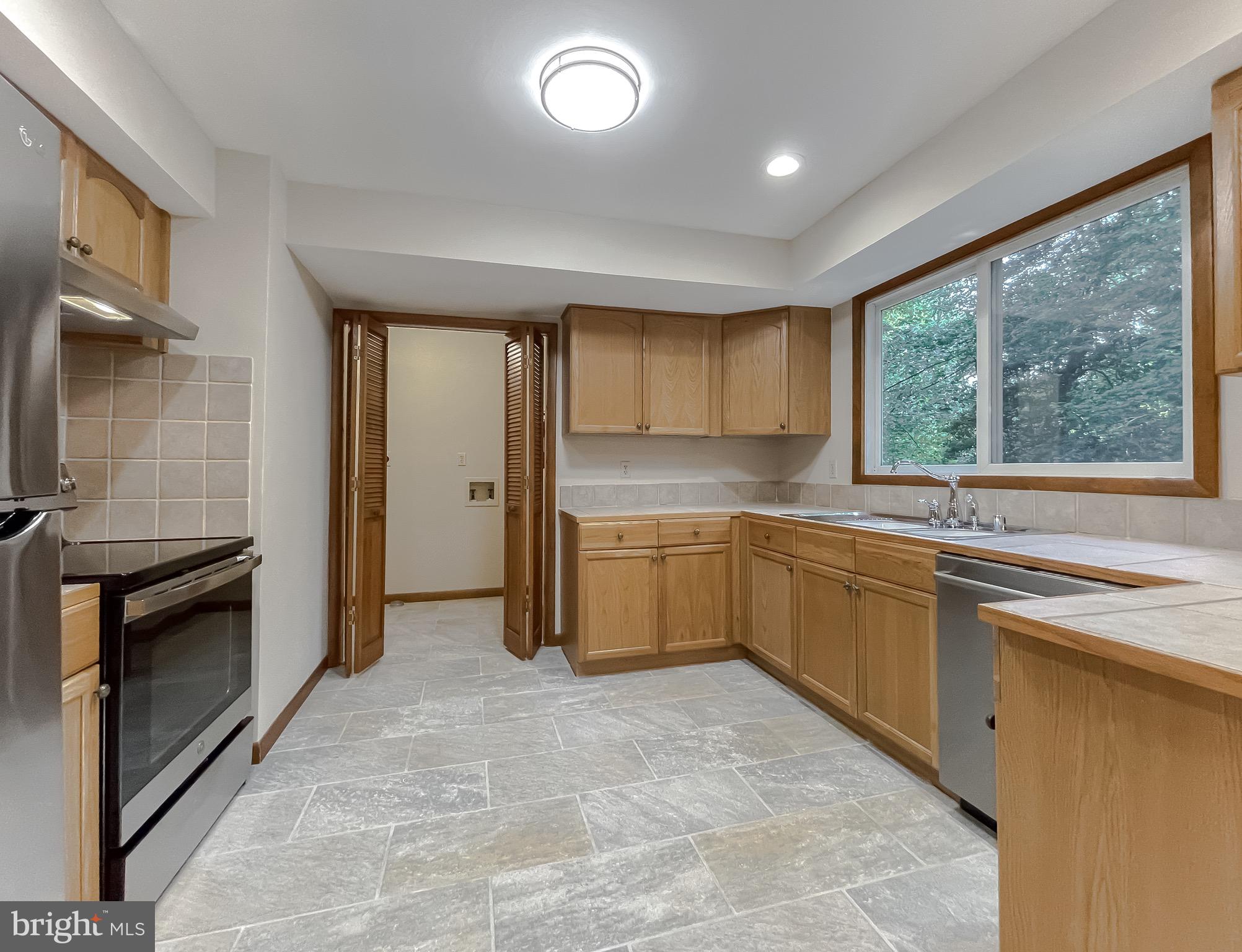 14814 Point Lookout Road St. Inigoes, MD 20684 - Photo 10 of 59 Kitchen