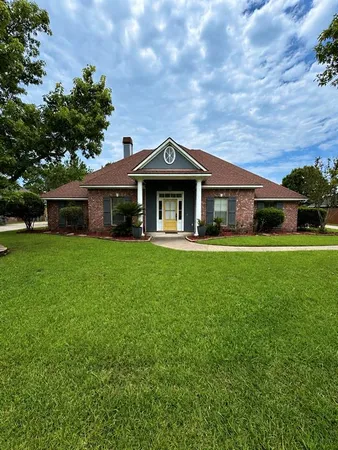$2,700 | 1812 Bayou Bend Drive, Bossier City, LA 71111