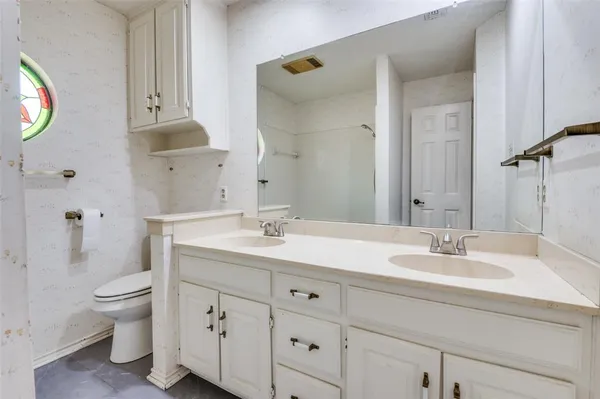 $2,550 | 2719 Sunrise Drive, Arlington, TX 76006