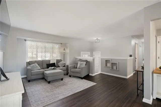 $260,000 | 2804 Northwest Kingsridge Drive, Blue Springs, MO 64015