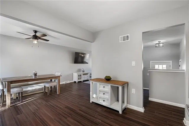 $260,000 | 2804 Northwest Kingsridge Drive, Blue Springs, MO 64015