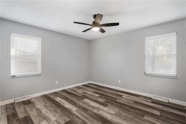 $260,000 | 2804 Northwest Kingsridge Drive, Blue Springs, MO 64015