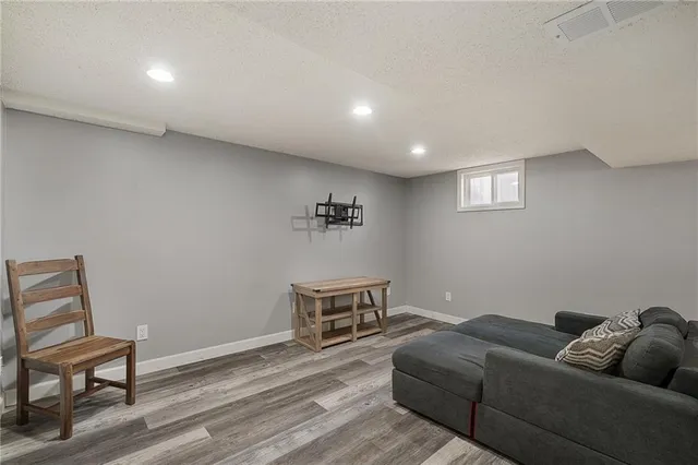 $260,000 | 2804 Northwest Kingsridge Drive, Blue Springs, MO 64015