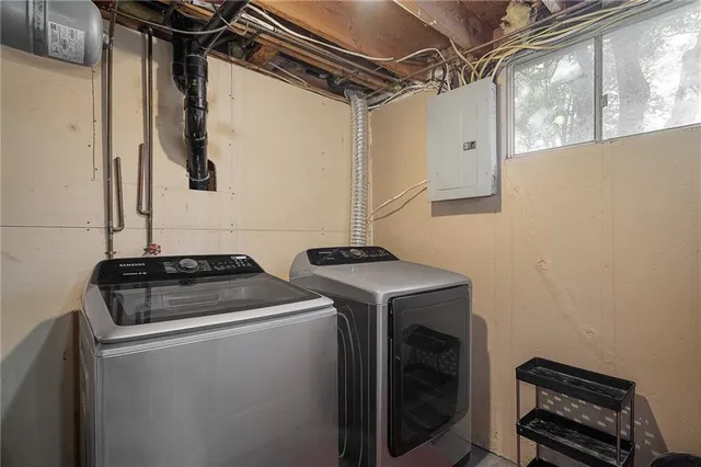 $260,000 | 2804 Northwest Kingsridge Drive, Blue Springs, MO 64015