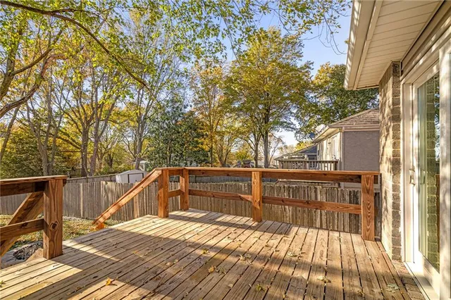 $260,000 | 2804 Northwest Kingsridge Drive, Blue Springs, MO 64015