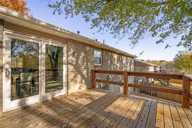 $260,000 | 2804 Northwest Kingsridge Drive, Blue Springs, MO 64015