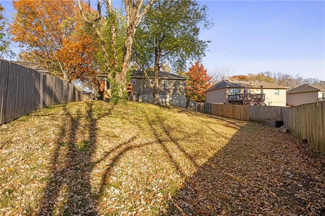 $260,000 | 2804 Northwest Kingsridge Drive, Blue Springs, MO 64015