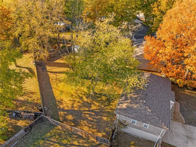 $260,000 | 2804 Northwest Kingsridge Drive, Blue Springs, MO 64015