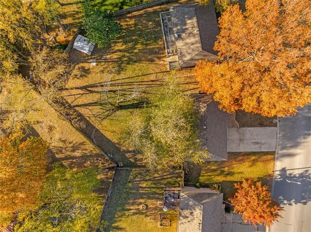 $260,000 | 2804 Northwest Kingsridge Drive, Blue Springs, MO 64015