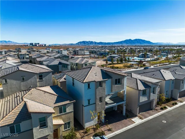 $2,500 | 6952 Crescent Gold Street, North Las Vegas, NV 89086