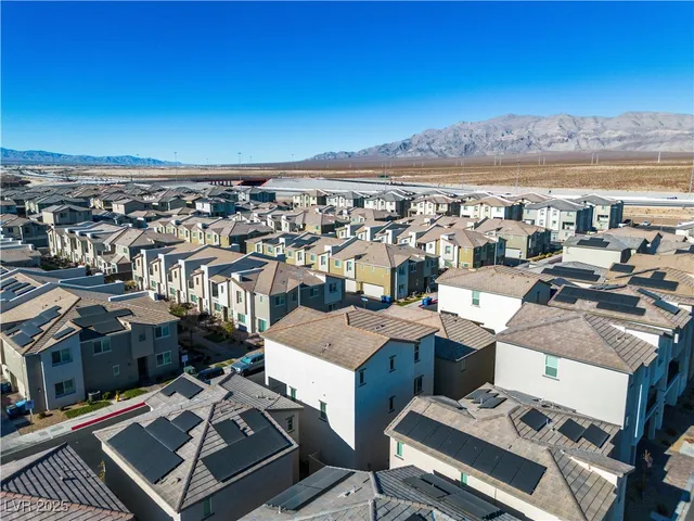 $2,500 | 6952 Crescent Gold Street, North Las Vegas, NV 89086